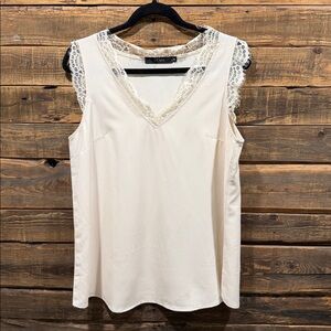 Lace Trim Sleeveless Top in Cream